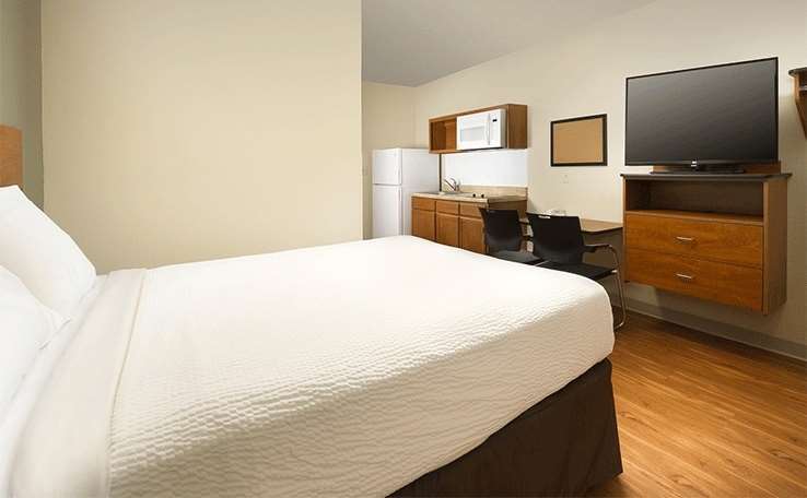 Woodspring Suites Chicago Darien Room photo