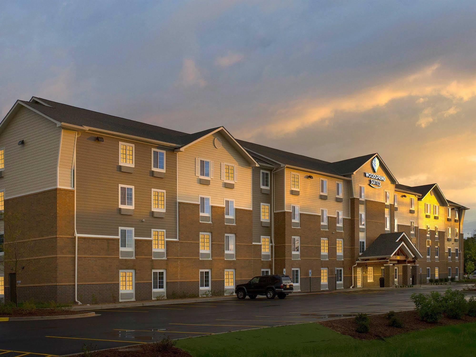 Woodspring Suites Chicago Darien Exterior photo